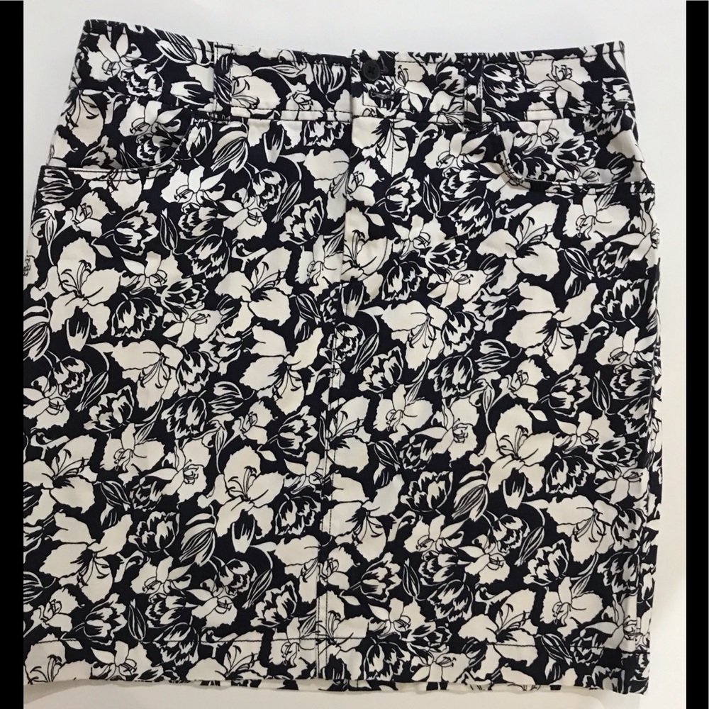 Chaps Denim Casual Skirt.